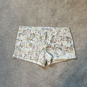 Celebrity Pink Floral Women's Shorts